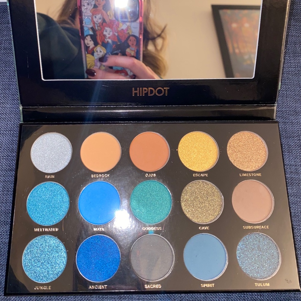 Hipdot Blue Eye Shadow Palette